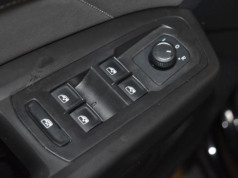 Certified 2023 Volkswagen Atlas SE image 5