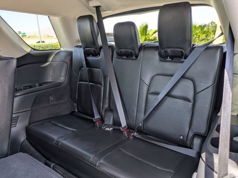 Certified 2024 Nissan Pathfinder SL w/ Black Appearance Package FWD image 14