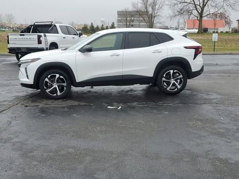 Used 2024 Chevrolet Trax RS image 4