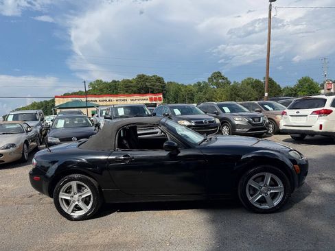 Used 2006 MAZDA MX-5 Miata Touring RWD image 10