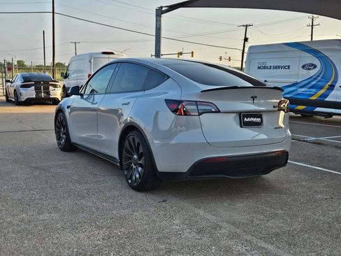 Used 2022 Tesla Model Y Performance image 8