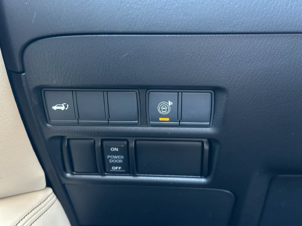 Used 2021 Nissan Armada SL w/ Captain's Chairs Package RWD image 41