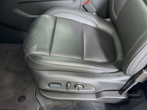 Used 2024 Chevrolet Traverse LT image 18