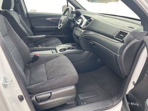Used 2022 Honda Pilot Sport image 11