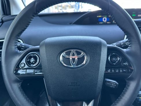 Used 2022 Toyota Prius L Eco image 20