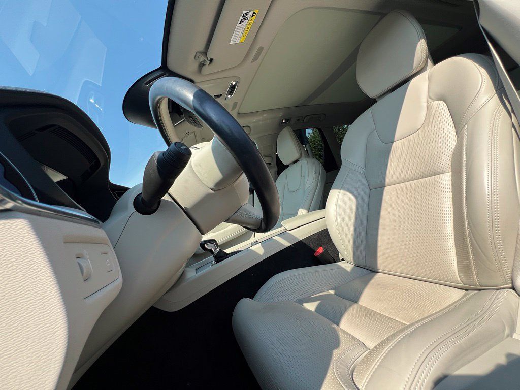 Used 2021 Volvo XC60 T5 Inscription w/ Protection Package Premier FWD image 17