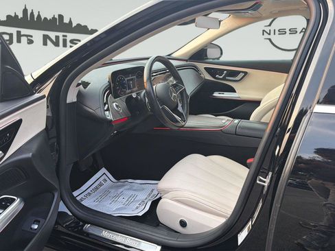 Used 2025 Mercedes-Benz E 350 4MATIC Sedan w/ Winter Package image 10