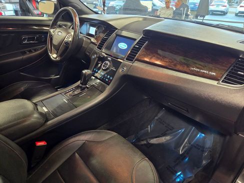 Used 2016 Ford Taurus Limited w/ Equipment Group 301A image 49