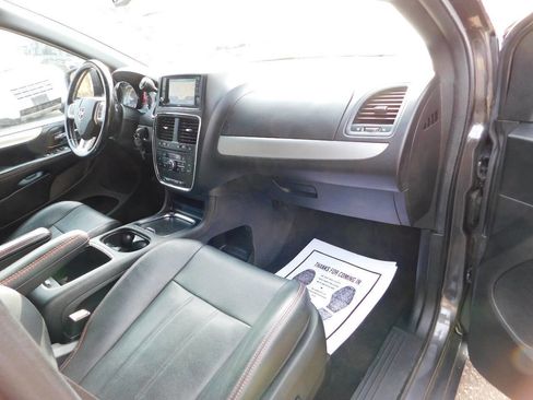 Used 2019 Dodge Grand Caravan GT image 20