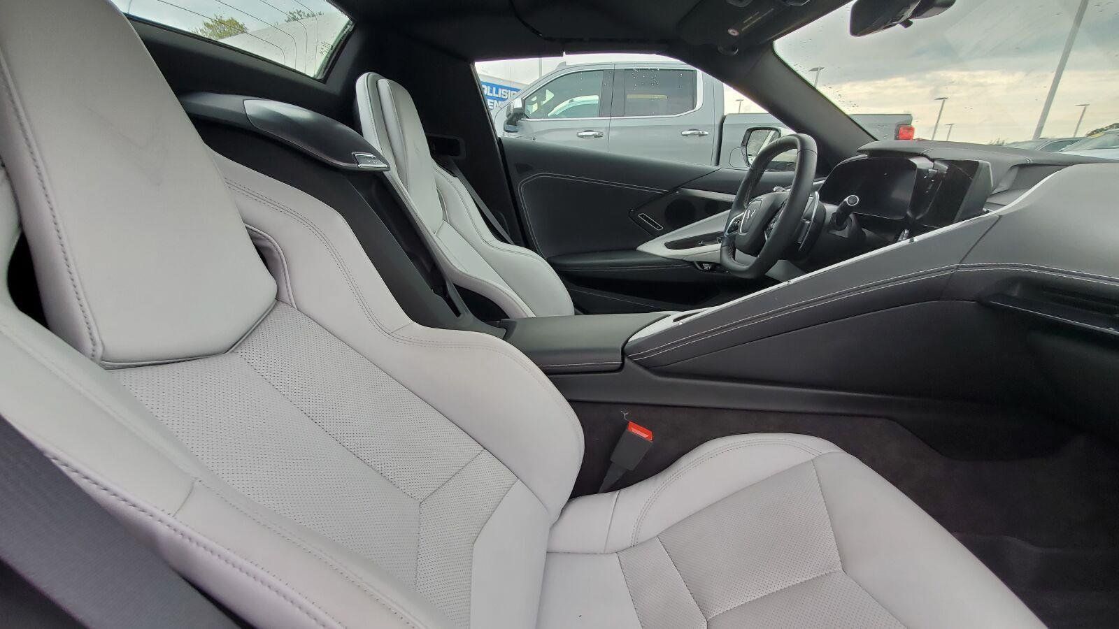 Used 2023 Chevrolet Corvette Stingray Preferred Conv w/ Stealth Interior Trim Package RWD image 5