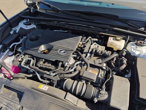 Used 2025 Lexus ES 300h w/ Premium Package FWD image 19