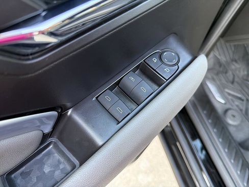 Used 2024 Chevrolet Colorado ZR2 w/ Technology Package image 10