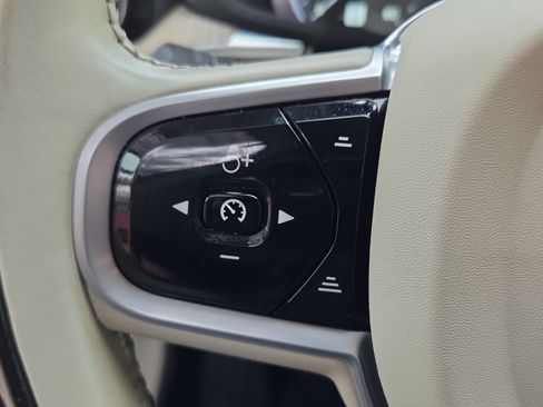 Used 2021 Volvo XC60 T5 Inscription AWD/4WD image 24