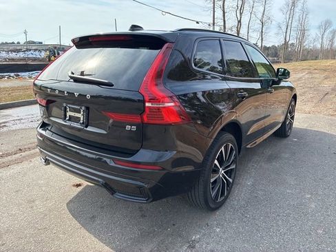 Used 2023 Volvo XC60 B5 Plus w/ Climate Package image 3