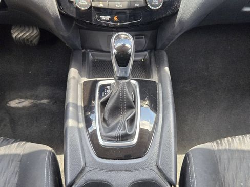 Used 2019 Nissan Rogue SV FWD image 19