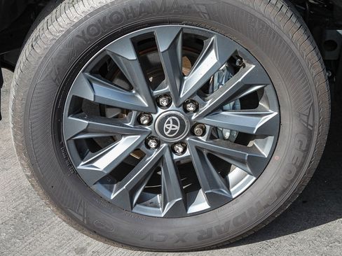 Used 2025 Toyota Land Cruiser image 12