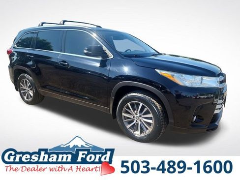 Used 2019 Toyota Highlander XLE AWD/4WD image 13