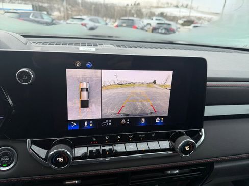 Certified 2024 Chevrolet Colorado Z71 w/ Z71 Convenience Package 2 image 18