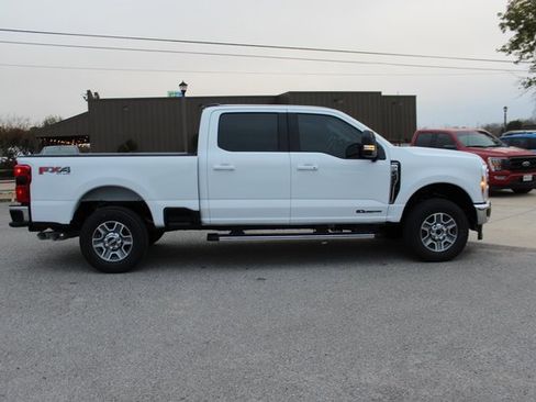 New 2026 Ford F250 Lariat w/ FX4 Off-Road Package image 3