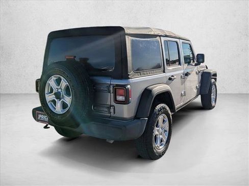 Used 2018 Jeep Wrangler Unlimited Sport S image 5