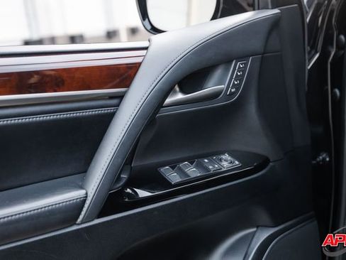 Used 2021 Lexus LX 570 4WD w/ Luxury Package image 59