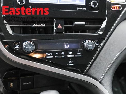 Used 2024 Toyota Camry SE image 19