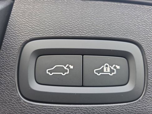 New 2026 Volvo XC60 B5 Ultra w/ Protection Package Premier image 21