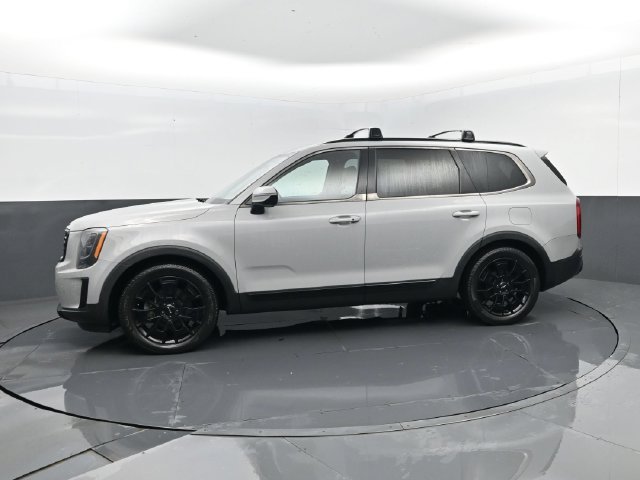 Used 2022 Kia Telluride SX w/ SX Prestige Package AWD/4WD image 5