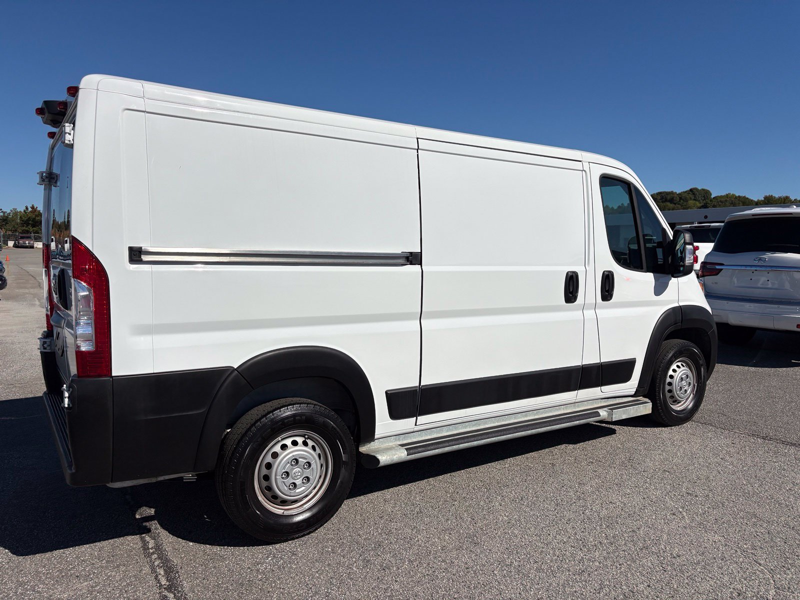 Used 2025 RAM ProMaster 2500 w/ U-Haul Equipment Group FWD image 4