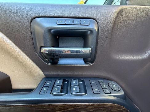 Used 2018 GMC Sierra 2500 Denali w/ Suspension Package, Off-Road image 10