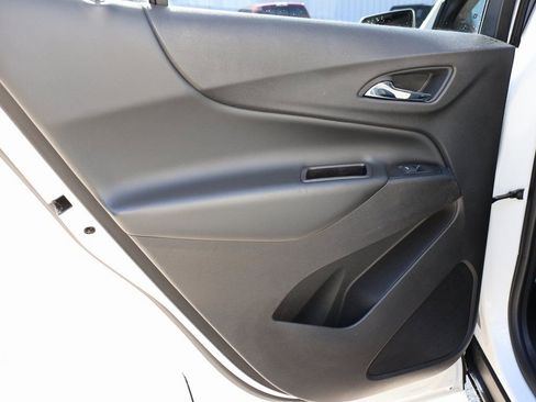 Used 2018 Chevrolet Equinox LT w/ Sun & Infotainment Package image 17