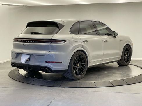 Used 2025 Porsche Cayenne S image 7