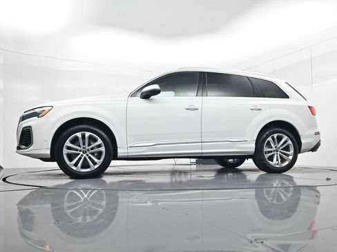 Used 2025 Audi Q7 3.0T Premium Plus AWD/4WD image 59