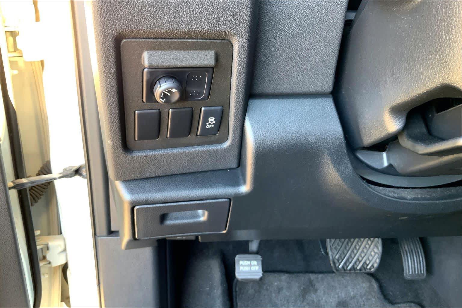 Used 2012 Nissan Rogue S FWD image 30