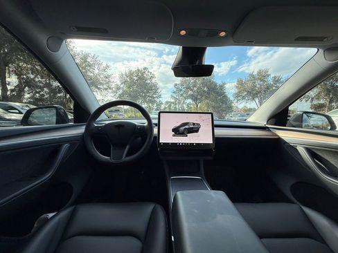 Used 2024 Tesla Model Y Long Range image 21