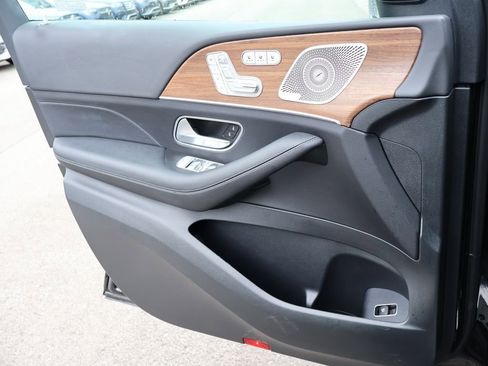 Used 2025 Mercedes-Benz GLE 350 4MATIC image 38