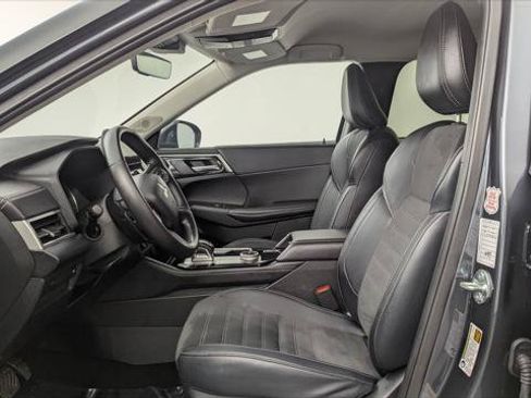 Used 2025 Mitsubishi Outlander SE AWD/4WD image 14