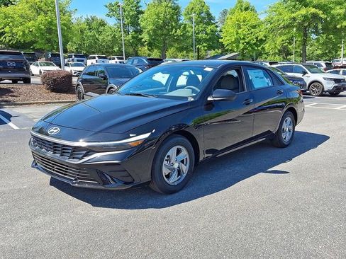 New 2026 Hyundai Elantra SE FWD image 17