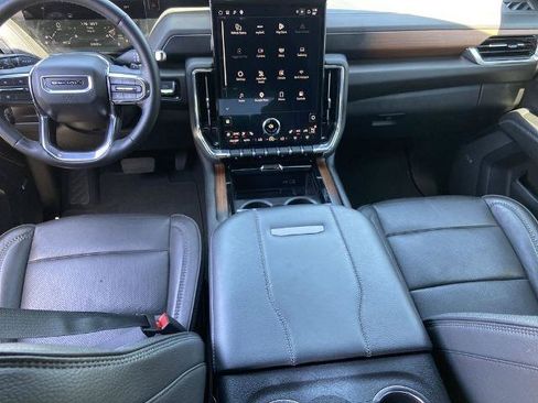 Used 2025 GMC Yukon Denali AWD/4WD image 15
