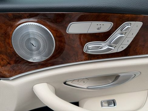 Used 2017 Mercedes-Benz E 300 image 37