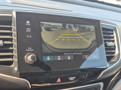 Used 2019 Honda Pilot Touring image 25