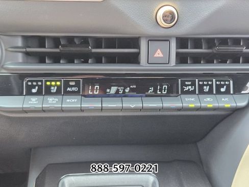 Used 2024 Toyota Crown Platinum AWD/4WD image 23