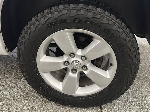 Used 2016 RAM 1500 Express AWD/4WD image 11