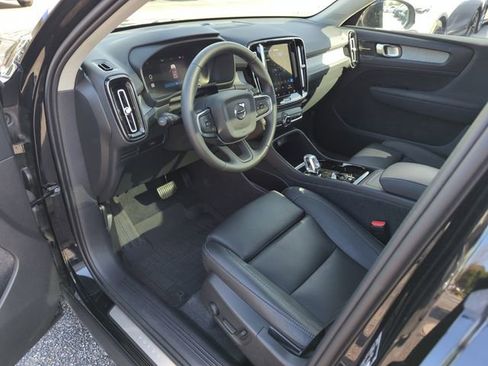 Used 2024 Volvo XC40 B5 Ultimate image 10