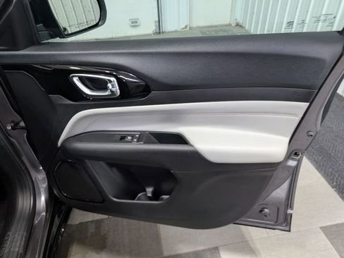 Used 2022 Jeep Compass Limited w/ Elite Group AWD/4WD image 26