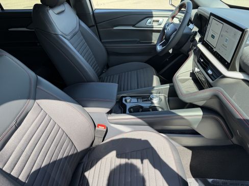 New 2026 Ford Explorer ST-Line AWD/4WD image 15
