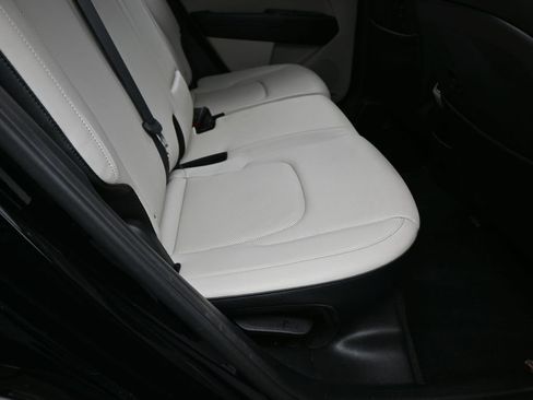 Used 2024 Kia Sportage EX FWD image 40