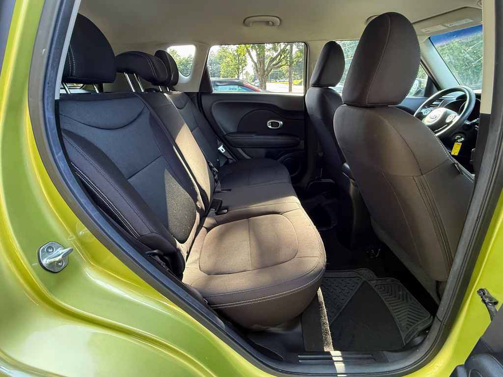 Used 2015 Kia Soul FWD image 12