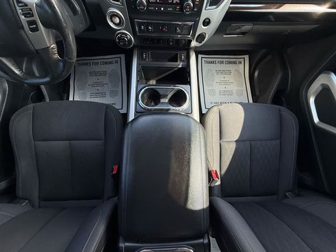 Used 2017 Nissan Titan SV AWD/4WD image 27