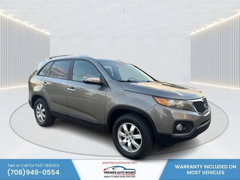 Used 2011 Kia Sorento 2WD w/ Convenience Pkg image 3